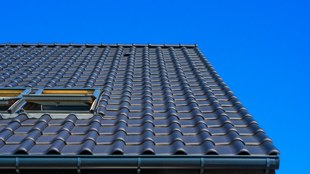 How Much Does a Metal Roof Cost in 2025? US Prices, Labor & Savings